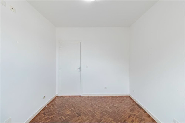 Imagem Casa com 3 Quartos à Venda, 398 m² em Vista Alegre - Curitiba Imagem Casa com 3 Quartos à Venda, 398 m² em Vista Alegre - Curitiba