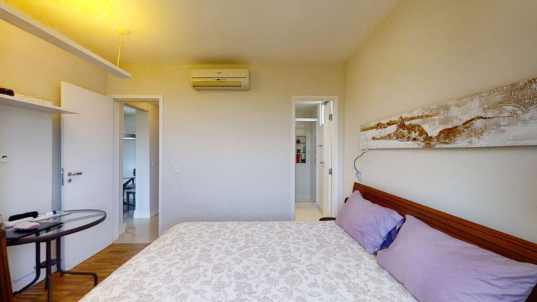 Imagem Imóvel com 2 Quartos à Venda, 75 m² em Lagoa - Rio De Janeiro Imagem Imóvel com 2 Quartos à Venda, 75 m² em Lagoa - Rio De Janeiro