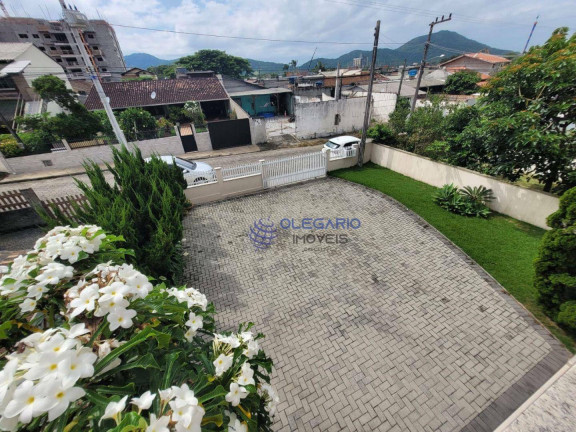 Imagem Sobrado com 4 Quartos à Venda, 233 m² em Armação - Penha