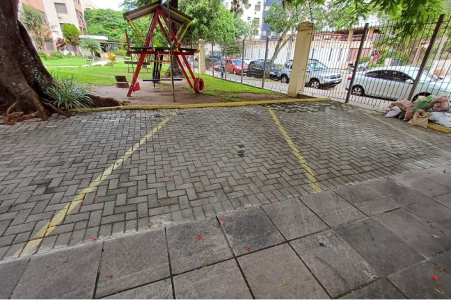 Imagem Imóvel com 3 Quartos à Venda, 111 m² em Rio Branco - Porto Alegre Imagem Imóvel com 3 Quartos à Venda, 111 m² em Rio Branco - Porto Alegre