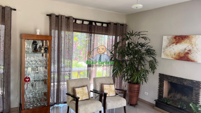 Casa de Condomínio com 3 Quartos à Venda, 228 m² em Centro - Jambeiro