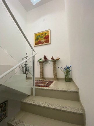 Imagem Sobrado com 3 Quartos à Venda, 252 m² em Centro - Balneário Camboriú Imagem Sobrado com 3 Quartos à Venda, 252 m² em Centro - Balneário Camboriú