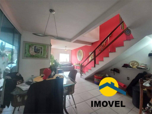 Casa com 3 Quartos à Venda, 132 m² em Itaipu - Niterói
