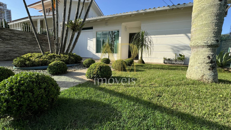 Casa com 4 Quartos à Venda, 300 m² em Centro - Palhoça