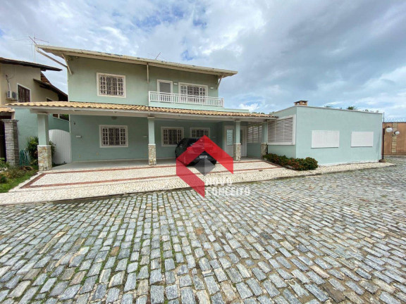Casa com 4 Quartos à Venda, 250 m² em Cambeba - Fortaleza