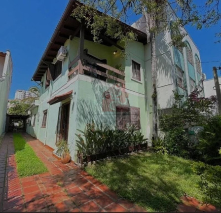 Imagem Casa com 3 Quartos à Venda, 178 m² em Santana - Porto Alegre