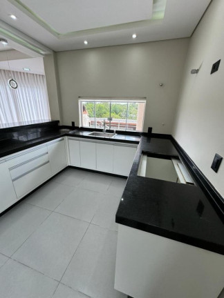 Imagem Casa com 3 Quartos à Venda, 363 m² em Butiatuvinha - Curitiba Imagem Casa com 3 Quartos à Venda, 363 m² em Butiatuvinha - Curitiba