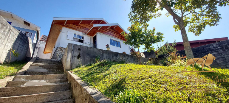 Imagem Casa com 2 Quartos à Venda, 370 m² em Jardim Márcia - Campos Do Jordão Imagem Casa com 2 Quartos à Venda, 370 m² em Jardim Márcia - Campos Do Jordão