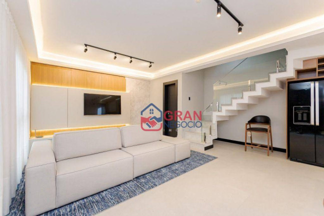 Imagem Sobrado com 3 Quartos para Alugar, 191 m² em Santa Felicidade - Curitiba