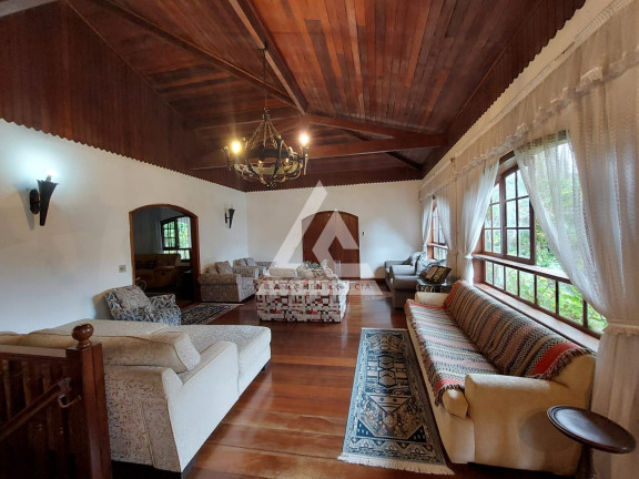 Imagem Casa com 8 Quartos à Venda, 500 m² em Pessegueiros - Teresópolis Imagem Casa com 8 Quartos à Venda, 500 m² em Pessegueiros - Teresópolis
