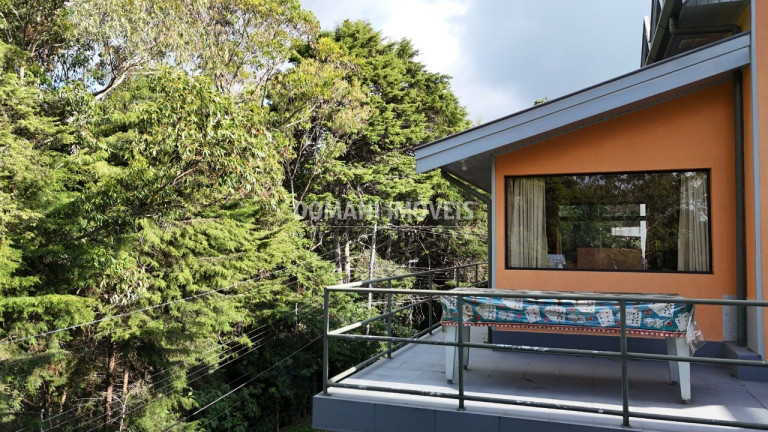 Imagem Casa com 2 Quartos à Venda, 215 m² em Região Do Toriba - Campos Do Jordão Imagem Casa com 2 Quartos à Venda, 215 m² em Região Do Toriba - Campos Do Jordão