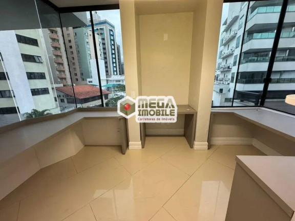 Imagem Apartamento com 4 Quartos à Venda, 271 m² em Centro - Florianópolis