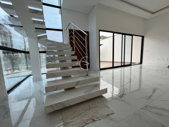 Imagem Casa com 3 Quartos à Venda, 191 m² em Saguaçu - Joinville Imagem Casa com 3 Quartos à Venda, 191 m² em Saguaçu - Joinville