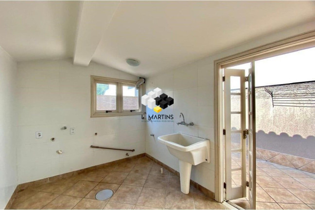 Imagem Casa com 4 Quartos à Venda, 284 m² em Higienópolis - Porto Alegre Imagem Casa com 4 Quartos à Venda, 284 m² em Higienópolis - Porto Alegre