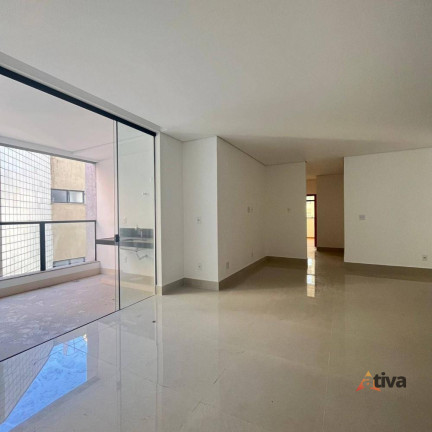 Imagem Apartamento com 3 Quartos à Venda, 135 m²