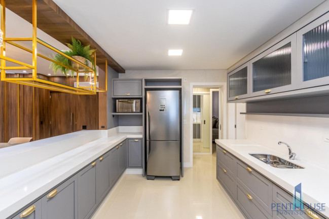 Imagem Apartamento com 3 Quartos à Venda, 130 m² em Centro - Balneário Camboriú