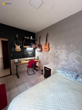 Imagem Casa com 4 Quartos à Venda, 220 m² em Trindade - Florianópolis