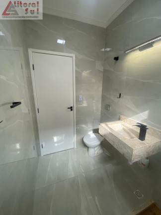 Imagem Casa com 2 Quartos à Venda, 70 m² em Nova Mirim - Praia Grande Imagem Casa com 2 Quartos à Venda, 70 m² em Nova Mirim - Praia Grande