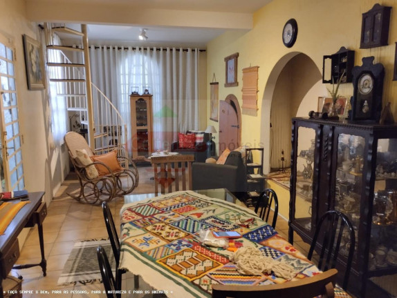 Imagem Casa com 4 Quartos à Venda, 191 m² em Centro - Taubaté Imagem Casa com 4 Quartos à Venda, 191 m² em Centro - Taubaté