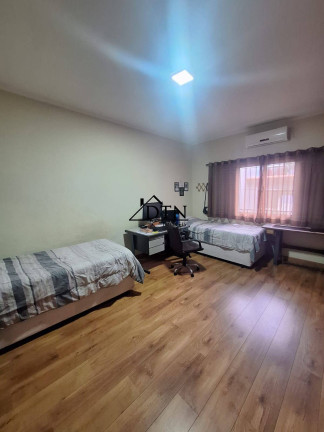 Imagem Sobrado com 3 Quartos à Venda, 263 m² em Vila Bastos - Santo André
