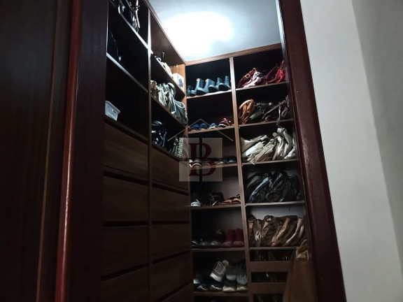 Imagem Imóvel com 4 Quartos à Venda, 243 m² em Icaraí - Niterói Imagem Imóvel com 4 Quartos à Venda, 243 m² em Icaraí - Niterói