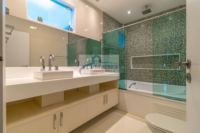 Imagem Casa com 4 Quartos à Venda, 595 m² em Humaitá - Rio De Janeiro Imagem Casa com 4 Quartos à Venda, 595 m² em Humaitá - Rio De Janeiro