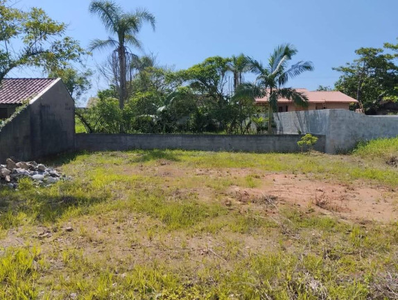 Terreno à Venda, 300 m² em Balneário Barra Do Sul