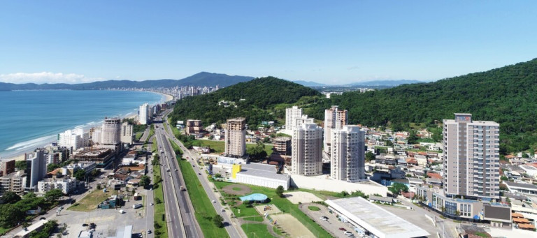 Imagem Apartamento com 2 Quartos à Venda, 70 m² em Tabuleiro Dos Oliveiras - Itapema