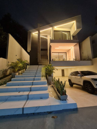 Foto do imóvel Casa com 5 Quartos à Venda, 363 m² em Ponta Negra - Manaus