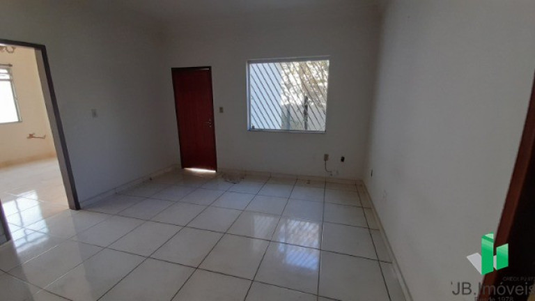 Imagem Casa com 3 Quartos à Venda, 160 m² em Vila Regina - Montes Claros