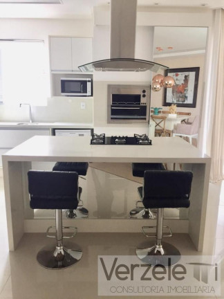 Imagem Apartamento com 3 Quartos à Venda, 130 m² em Centro - Balneário Camboriú Imagem Apartamento com 3 Quartos à Venda, 130 m² em Centro - Balneário Camboriú