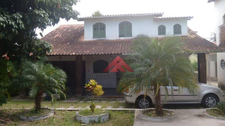 Imagem Casa com 6 Quartos à Venda, 300 m² em Vila Capri - Araruama