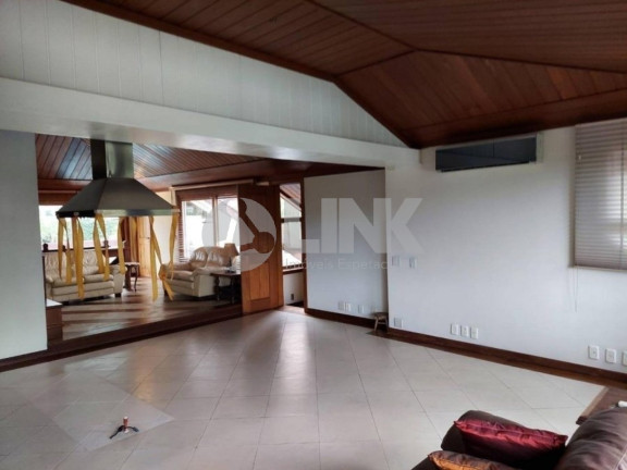 Imagem Imóvel com 3 Quartos à Venda, 317 m² em Bela Vista - Porto Alegre Imagem Imóvel com 3 Quartos à Venda, 317 m² em Bela Vista - Porto Alegre