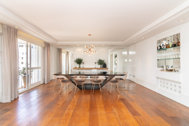 Apartamento com 4 Quartos à Venda, 242 m² em Jardim América - São Paulo