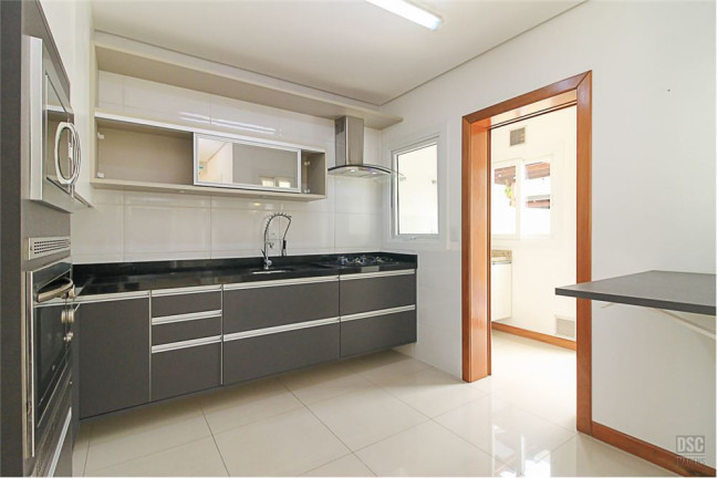 Imagem Casa com 3 Quartos à Venda, em Hípica - Porto Alegre Imagem Casa com 3 Quartos à Venda, em Hípica - Porto Alegre