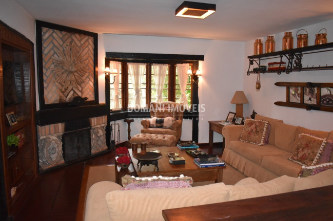 Imagem Casa com 6 Quartos à Venda, 565 m² em Região De Capivari - Campos Do Jordão