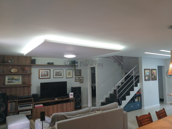 Imagem Sobrado com 3 Quartos à Venda, 215 m² em Centro - Balneário Camboriú Imagem Sobrado com 3 Quartos à Venda, 215 m² em Centro - Balneário Camboriú