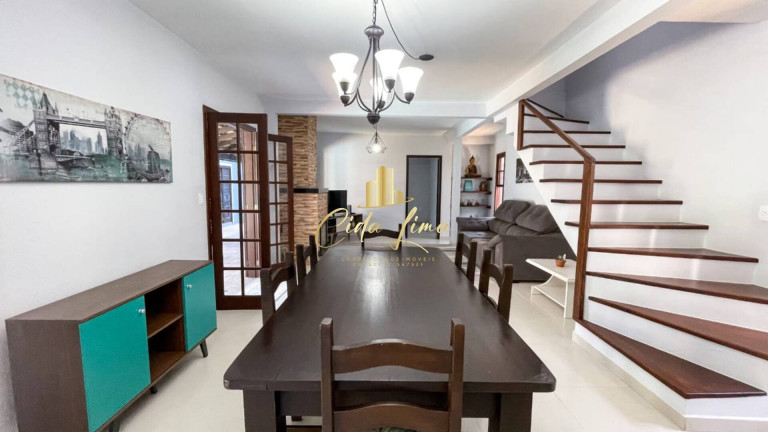 Imagem Casa com 3 Quartos à Venda, 228 m² em Rio Tavares - Florianópolis