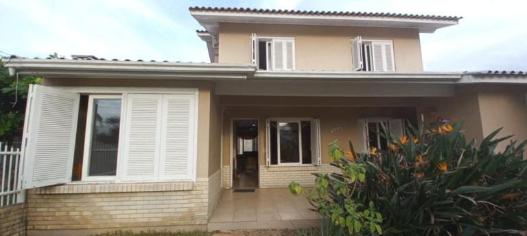Imagem Sobrado com 4 Quartos à Venda, 270 m² em Capão Novo - Capao Da Canoa