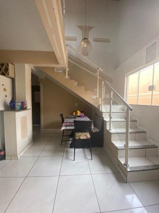 Imagem Sobrado com 4 Quartos à Venda, 300 m² em Junqueira - Lins
