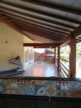 Imagem Casa com 4 Quartos à Venda, 390 m² em Matapaca - Niterói Imagem Casa com 4 Quartos à Venda, 390 m² em Matapaca - Niterói
