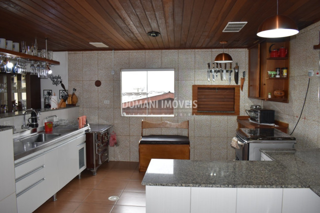 Imagem Casa com 4 Quartos à Venda, 195 m² em Região Do Alto Do Capivari - Campos Do Jordão