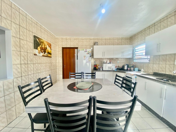 Imagem Casa com 3 Quartos à Venda, 300 m² em Forquilhinhas - São José Imagem Casa com 3 Quartos à Venda, 300 m² em Forquilhinhas - São José