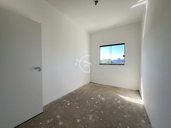 Imagem Casa com 3 Quartos à Venda, em Vila Nova - Joinville Imagem Casa com 3 Quartos à Venda, em Vila Nova - Joinville