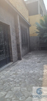 Imagem Imóvel com 10 Quartos para Alugar, 204 m² em Jardim Vinte E Cinco De Agosto - Duque De Caxias Imagem Imóvel com 10 Quartos para Alugar, 204 m² em Jardim Vinte E Cinco De Agosto - Duque De Caxias