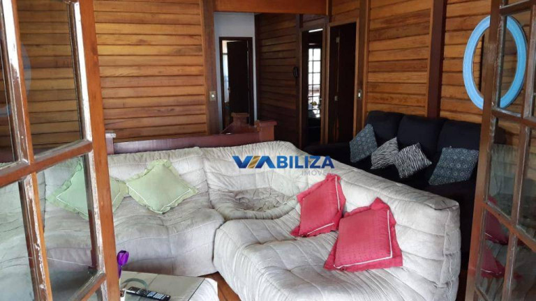 Imagem Sobrado com 3 Quartos à Venda, 250 m² em Aruja 5 - Arujá Imagem Sobrado com 3 Quartos à Venda, 250 m² em Aruja 5 - Arujá