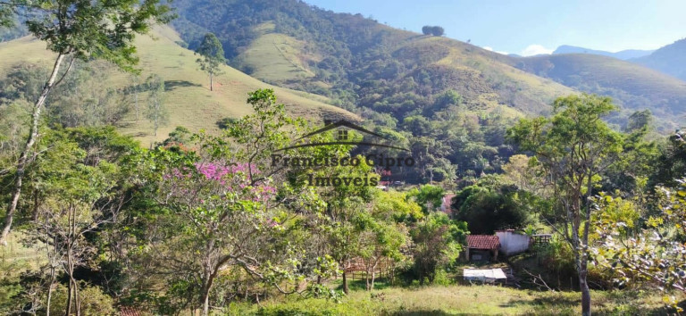 Imagem Imóvel com 2 Quartos à Venda, 84.700 m² em Coloninha - Guaratinguetá Imagem Imóvel com 2 Quartos à Venda, 84.700 m² em Coloninha - Guaratinguetá