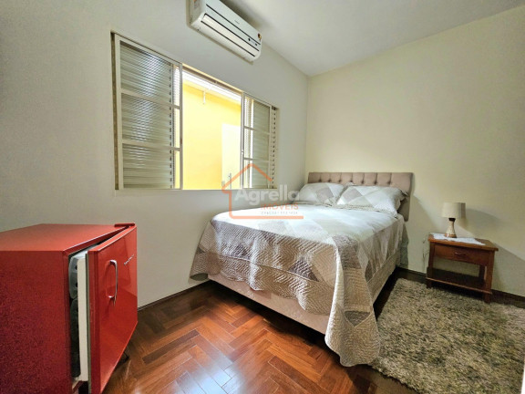 Imagem Casa com 3 Quartos à Venda, 250 m² em Vila São José - Mogi Mirim Imagem Casa com 3 Quartos à Venda, 250 m² em Vila São José - Mogi Mirim