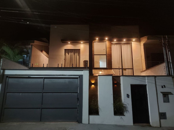 Imagem Sobrado com 3 Quartos à Venda,  em Jardim Centenário - Poços De Caldas