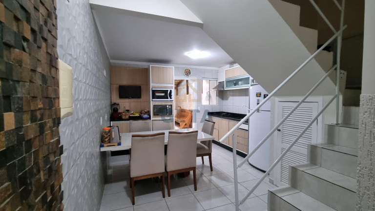 Imagem Sobrado com 2 Quartos à Venda, 75 m² em Santa Regina  - Camboriú